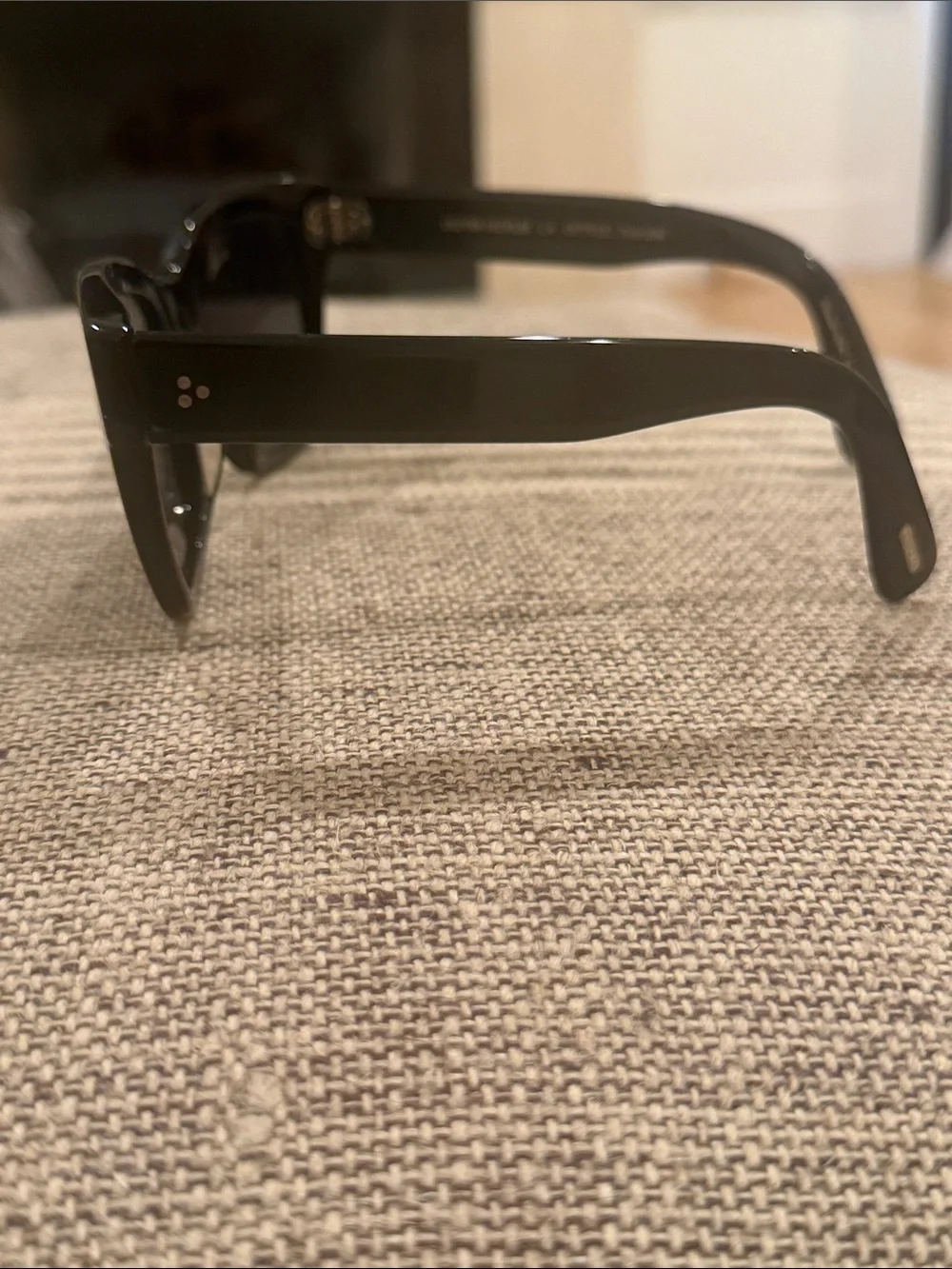 Oliver Peoples sleek black